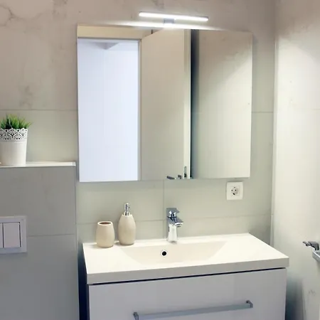 Limoni Appartement Sutivan